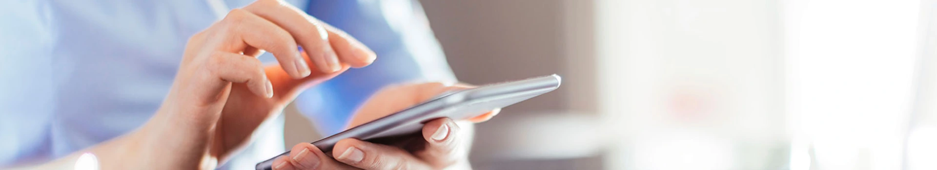 Звяжыцеся з намі